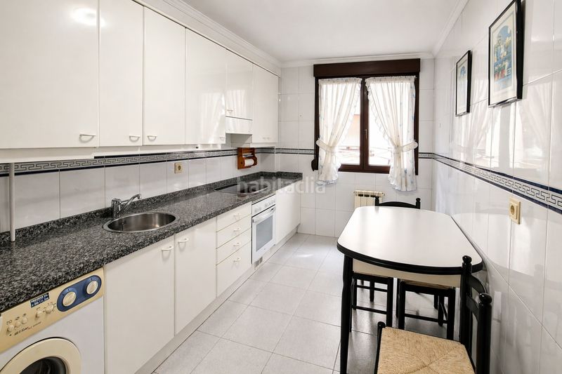 Foto 0ad49fb7-d633-4abb-87b5-e83b36ae8ee1. Pis amb calefacció aparcament a Llano Gijón