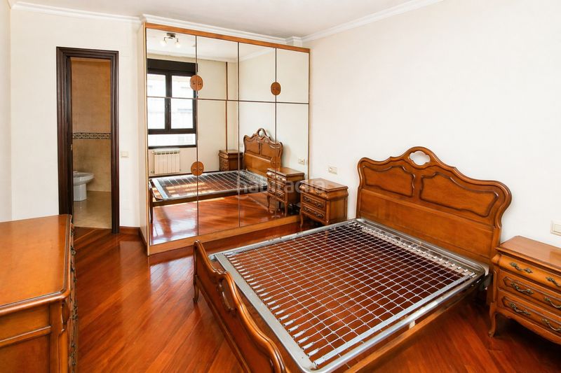 Foto 8b72ad8d-882f-489d-928c-b41331fbe2fb. Pis amb calefacció aparcament a Llano Gijón