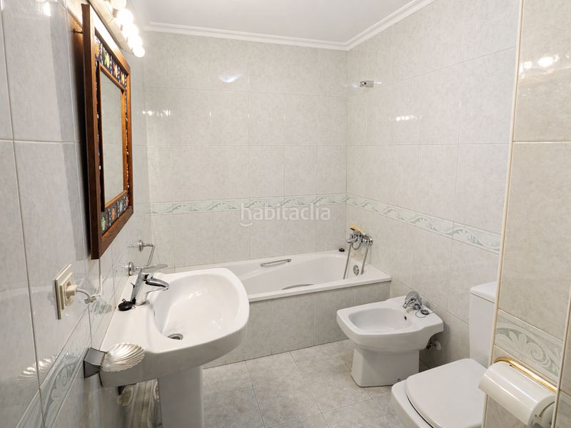 Foto ac5a314b-52c3-4ec6-9153-baca2f7eb0d3. Pis amb calefacció aparcament a Llano Gijón