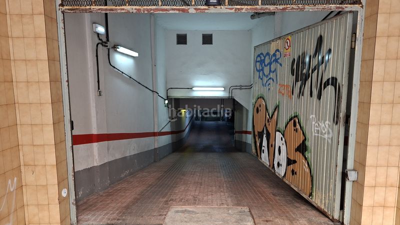 Foto f16bdc0d-178d-4122-b3b7-4f6c7c9720d9. Aparcament cotxe a Laviada Gijón