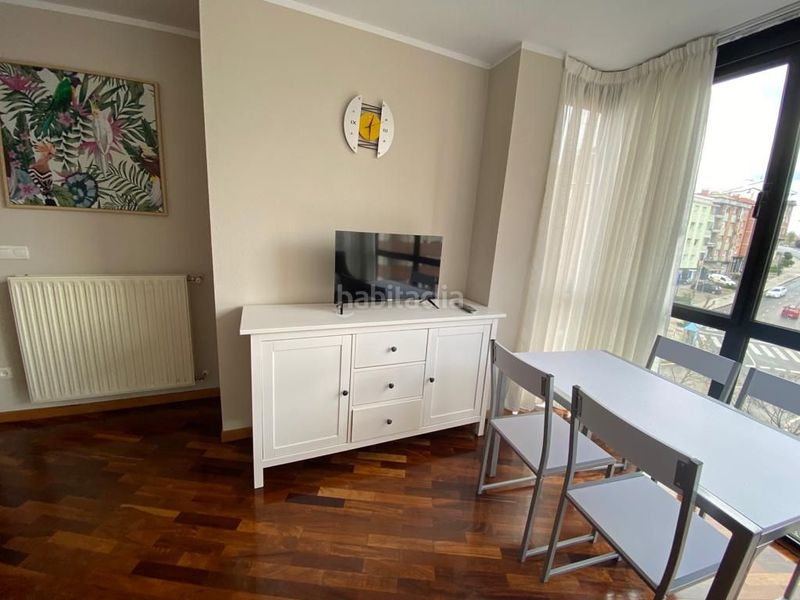 Foto 39579aed-6e16-43ed-a497-ac1f495deb24. Lloguer apartament amb calefacció piscina a Centro Avilés
