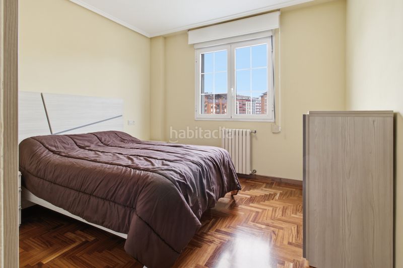Foto a5f2f863-0b57-464b-b3c5-aac378458958. Flat with heating parking in Centro Avilés