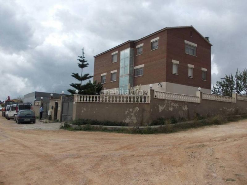 Foto ef96770f-4936-4df8-9e16-1aa7065c9493. Casa  en venta en Montferri