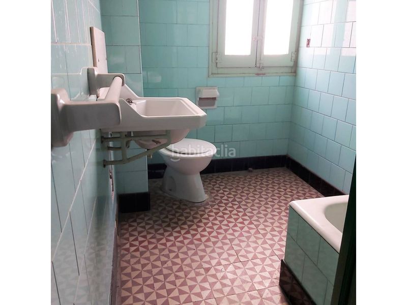 Foto c81bc5d8-df5b-4e43-8345-d20f9f27ff97. Casa amb aparcament a Valls