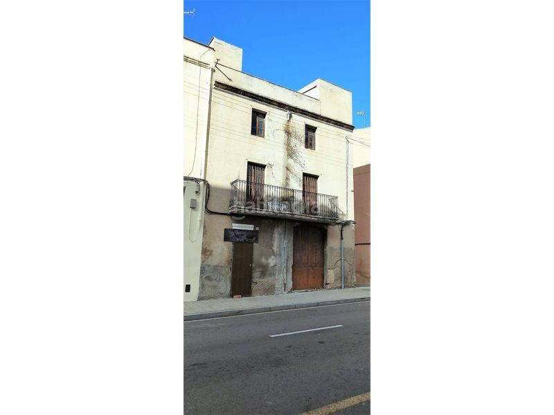 Foto ef65cc32-6538-4882-a934-082a8b54734f. Casa amb aparcament a Valls