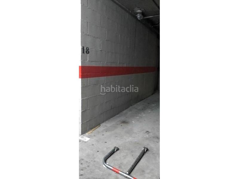 Foto 926c7822-c171-4da1-b04c-9209938819bf. Aparcament cotxe a Valls