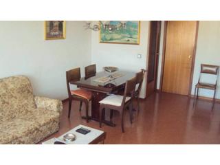 Flat in Valls. Superf. 100 m²,  4 habitaciones (2 dobles,  2 individuales),  1