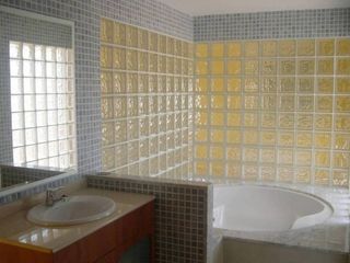 Casa  Carrer nostra senyora de montserrat. Superf. 300 m�,  3 habitaciones (1 doble,  2 individuales),  2 b