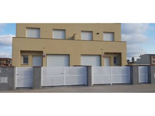 Casa  Calle rec de la bassa. Casa de obra nueva