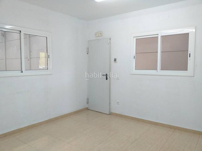 Foto 6895881a-5126-4e0f-92a9-f9c21071f369. Rent industrial building in Bellvei