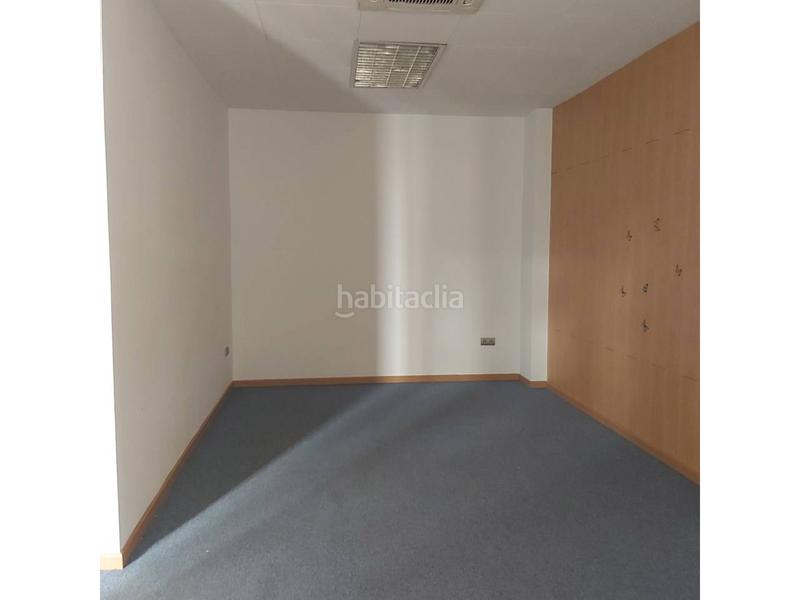 Foto b9a89ecc-6042-46e3-a906-76d6f173c9c3. Location local commercial dans Valls