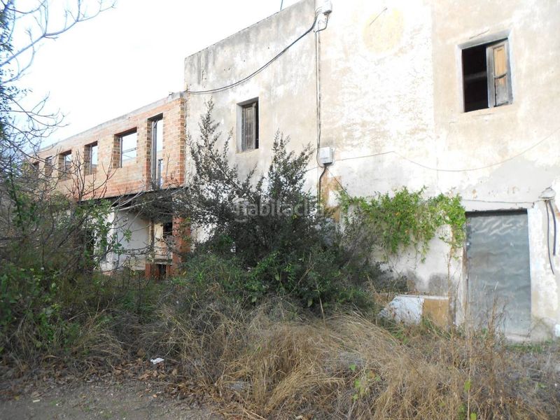 Foto b8959bf0-fea5-4ae4-a465-a6e388656119. Finca rústica terreno con edificación en venta en Valls
