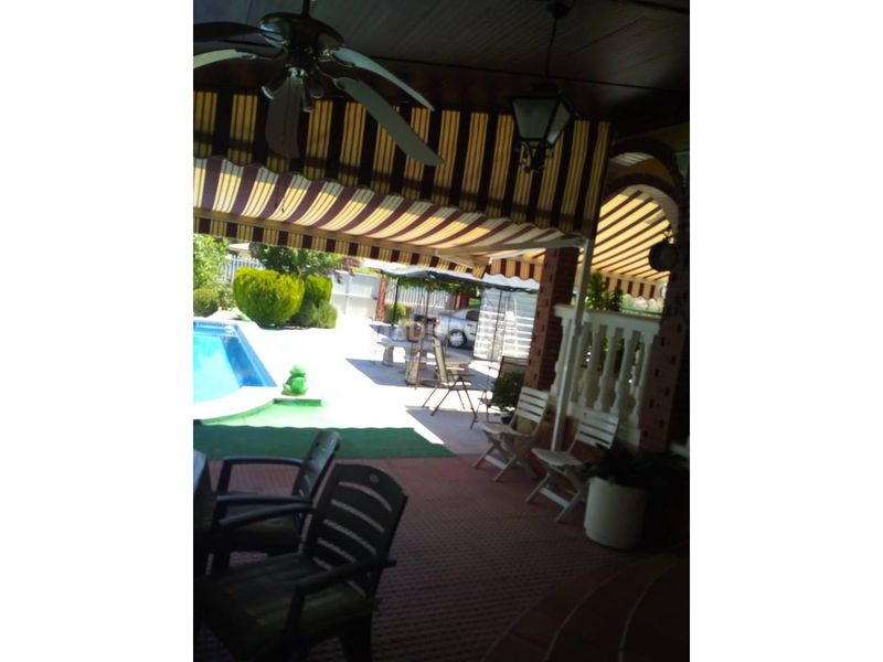 Foto b093afae-a81f-429b-b525-76545913f180. Casa amb aparcament piscina a Mengíbar
