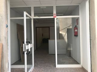 Locale commerciale  Calle carrer nou. Local comercial en venta en valls