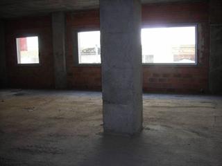 Local Comercial a Valls. Superf. 200 m², puertas de acceso, altillo, escaparate (a 2 call