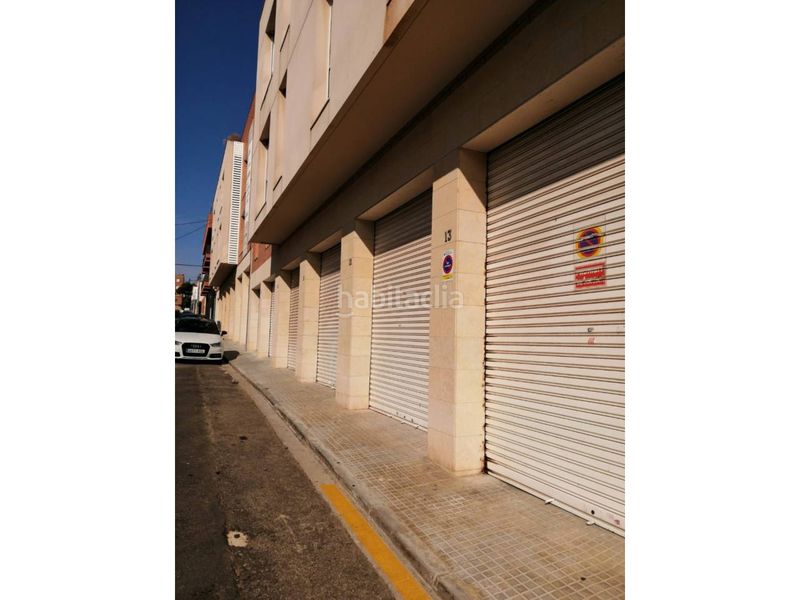 Foto cee7882f-e5b1-4dc9-89f1-de85404d17a9. Aparcament cotxe a Vilallonga del Camp