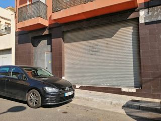Business premise  Calle gaudi. Local en venta en vilallonga del camp