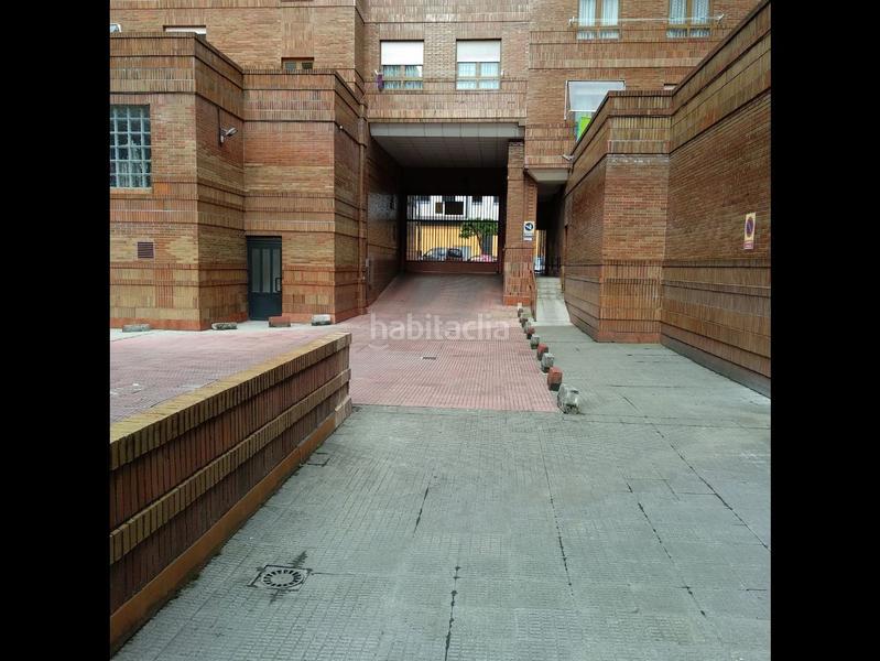 Foto 845c526c-0980-4a5e-ab05-3ccefe48bb8f. Location parking voiture dans calle doctor severo ochoa 27 dans Avilés