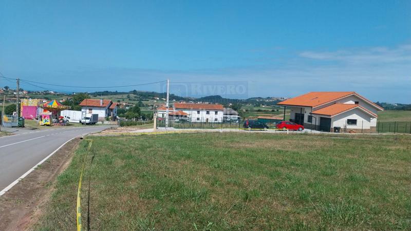 Foto a7d37252-8a60-46ce-bc5e-b8d8b7d173e3. Terrain résidentiel dans Bocines-Nembro-Cardo Gozón