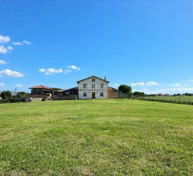 Foto df162054-0572-4b6c-b1bd-1fe56e94179b. Casa a Verdicio-Bañugues-Cabo Peña Gozón