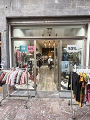 Affitto Locale commerciale in San bartolome kalea 38. Se vende o se alquila local comercial centrico