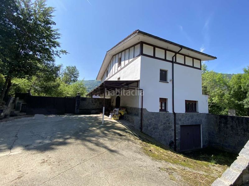 Foto 02f508dc-005a-4d95-ae50-de85d04e51a1. Casa amb calefacció aparcament a Elgoibar