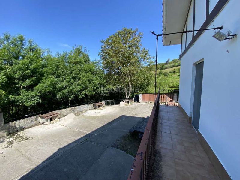 Foto cb3841dc-084b-4f22-881d-ef54a1bd5575. Casa amb calefacció aparcament a Elgoibar
