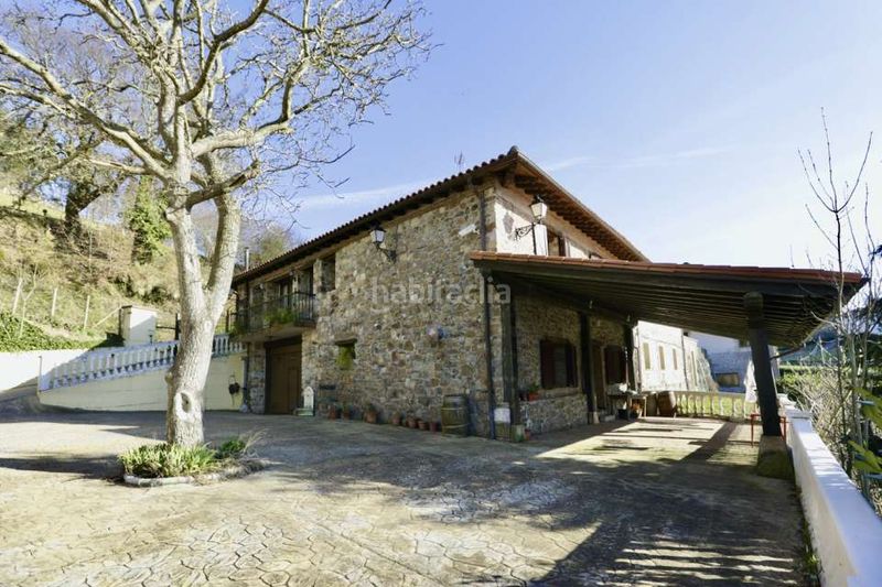Foto 4a86889f-4b35-45eb-89b5-c820ab1ee83f. Casa amb aparcament a Elgoibar