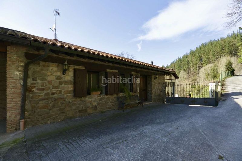 Foto 75bb0a55-3cbc-46b3-8dce-f877553ae47e. Casa amb aparcament a Elgoibar