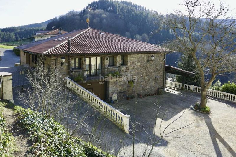 Foto a7c88b5a-03e7-4948-a4c2-8bb95bebdd65. Casa amb aparcament a Elgoibar