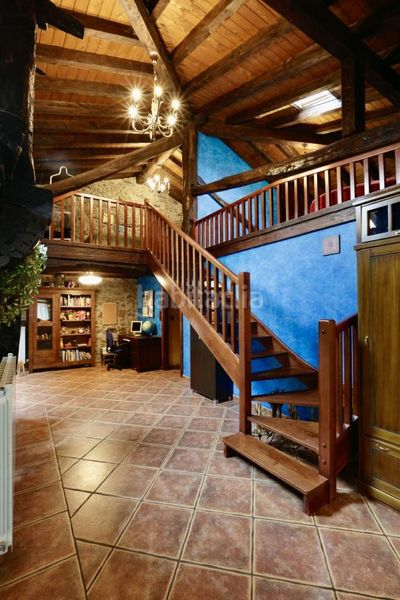 Foto f5d459c9-6167-4e15-b6be-285597a0e374. Casa amb aparcament a Elgoibar