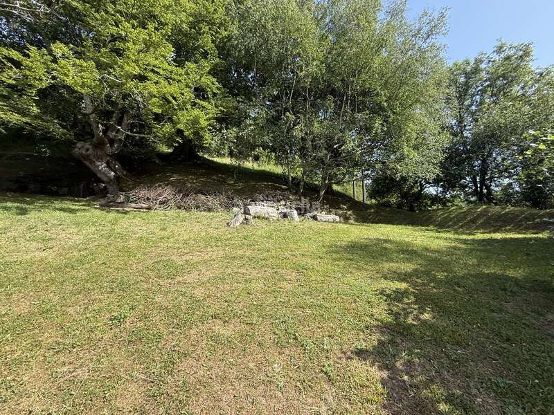 Foto ef6d5847-2905-4e6a-83b7-85723d7d3444. Masia amb aparcament a Azkoitia