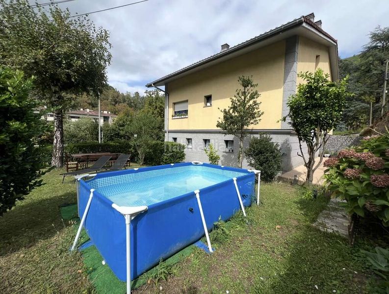 Foto a0382bac-6e9b-41c8-a757-11d47188ead4. Casa amb calefacció aparcament a Elgoibar