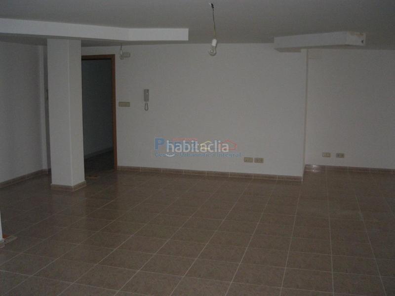 Foto 2ddf798f-b9af-4562-89e7-d2c088b9f370. Local comercial a Fene