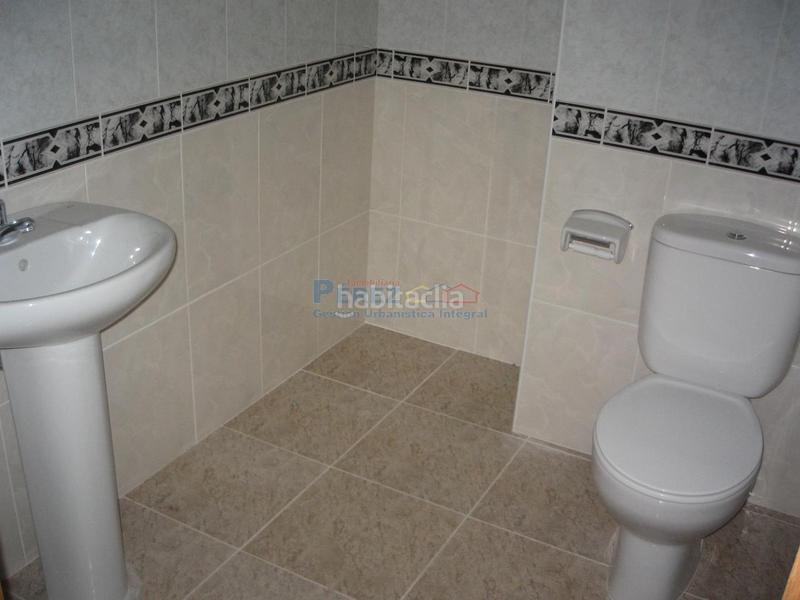 Foto c6c0be92-f672-4d59-b6dc-79030dcecca3. Local comercial a Fene