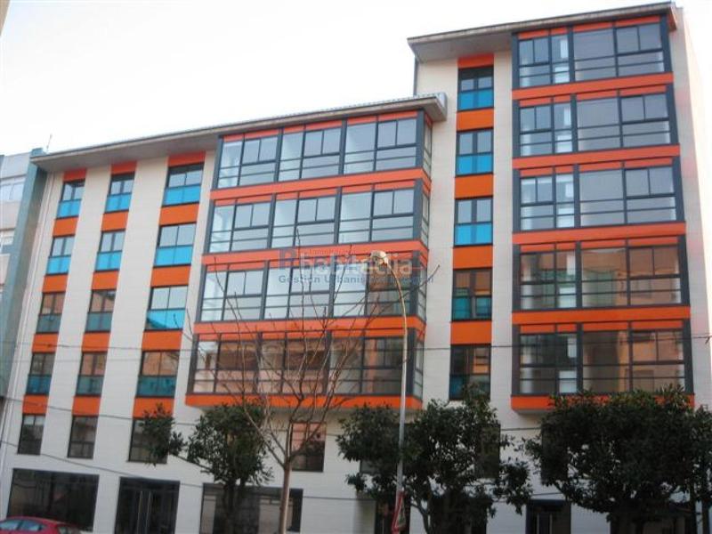 Foto 84a46b69-39bd-47f5-b31b-c1b23bce6c53. Parking coche en Fene