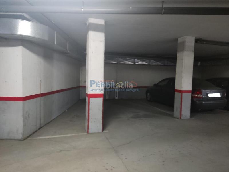 Foto 9fa985c5-f38d-466d-b755-08a74c57a521. Parking coche en Fene