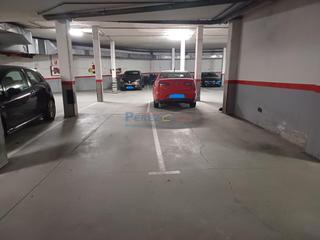 Parking voiture à Fene