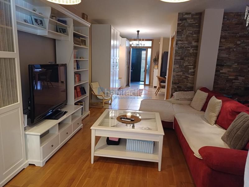 Foto 7cafeb53-bf84-4e8a-bb56-3f0b96e7f6b3. Duplex with heating parking in Fene