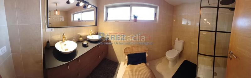 Foto 9d1c46f4-9ee1-4f06-bd1a-0c7adfc94fbe. Duplex with heating parking in Fene