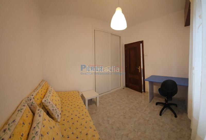 Foto 19d2729f-6b1e-4008-a6cc-3573aa0d3947. Location rez-de-chaussée avec chauffage dans Fene