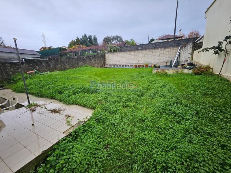 Foto cbd0c855-ba7c-4cf2-bceb-8882a8eea37b. Location rez-de-chaussée avec chauffage dans Fene