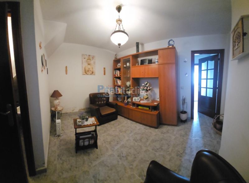 Foto 69321735-c6cb-46f8-98b6-348a0d3ce383. Maison avec chauffage dans Neda