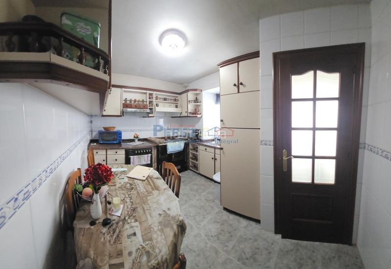 Foto e94bfd15-dd60-4f73-8e7d-9580df2817c2. Maison avec chauffage dans Neda
