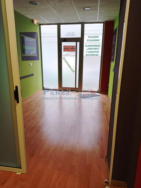 Foto ff69af82-b8fc-4f27-bd87-67e969f6cf7c. Local comercial en Fene