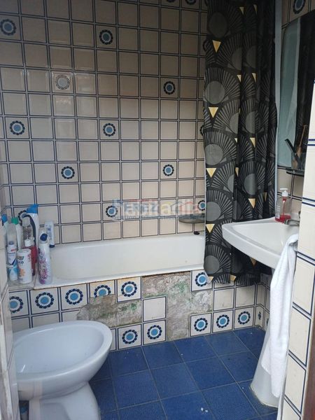 Foto 4d845624-432c-4578-93ba-351efd5652b2. Casa adossada a Mugardos