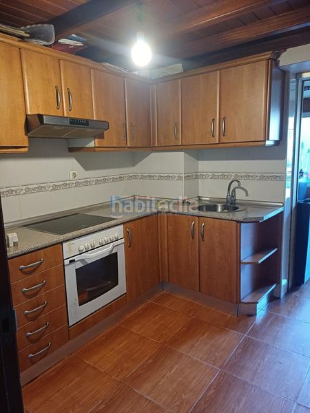 Foto fabbd1eb-6878-4fb5-aa6c-242c87b6cb1f. Casa adossada a Mugardos