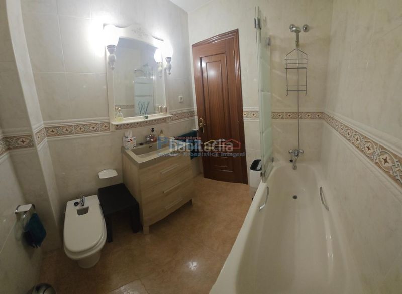 Foto d13322b3-8257-4f74-b799-b77e5f459b5c. Pis amb calefacció aparcament a Fene