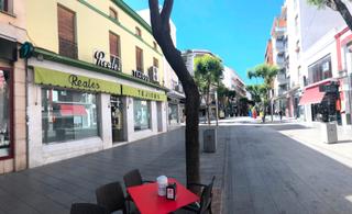 Location Local commercial à Calle ramón y cajal 2