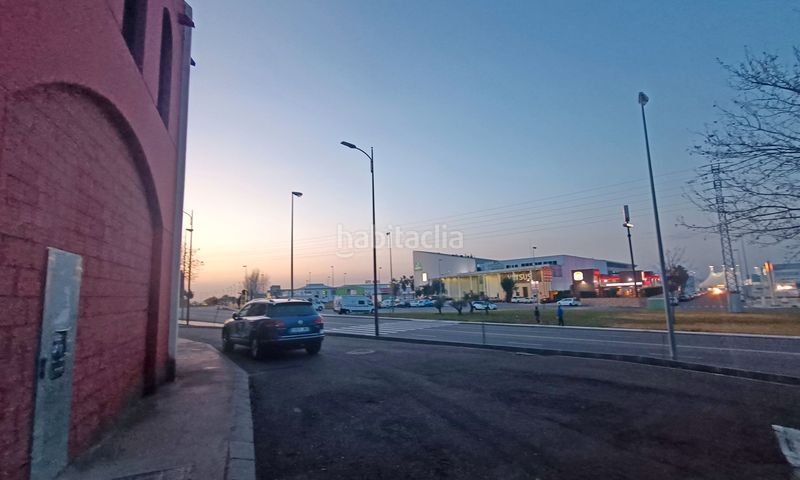 Foto 1bf595bc-3939-4d11-bad8-bff0d4c30c59. Local comercial a avenida de badajoz 4 a Don Benito